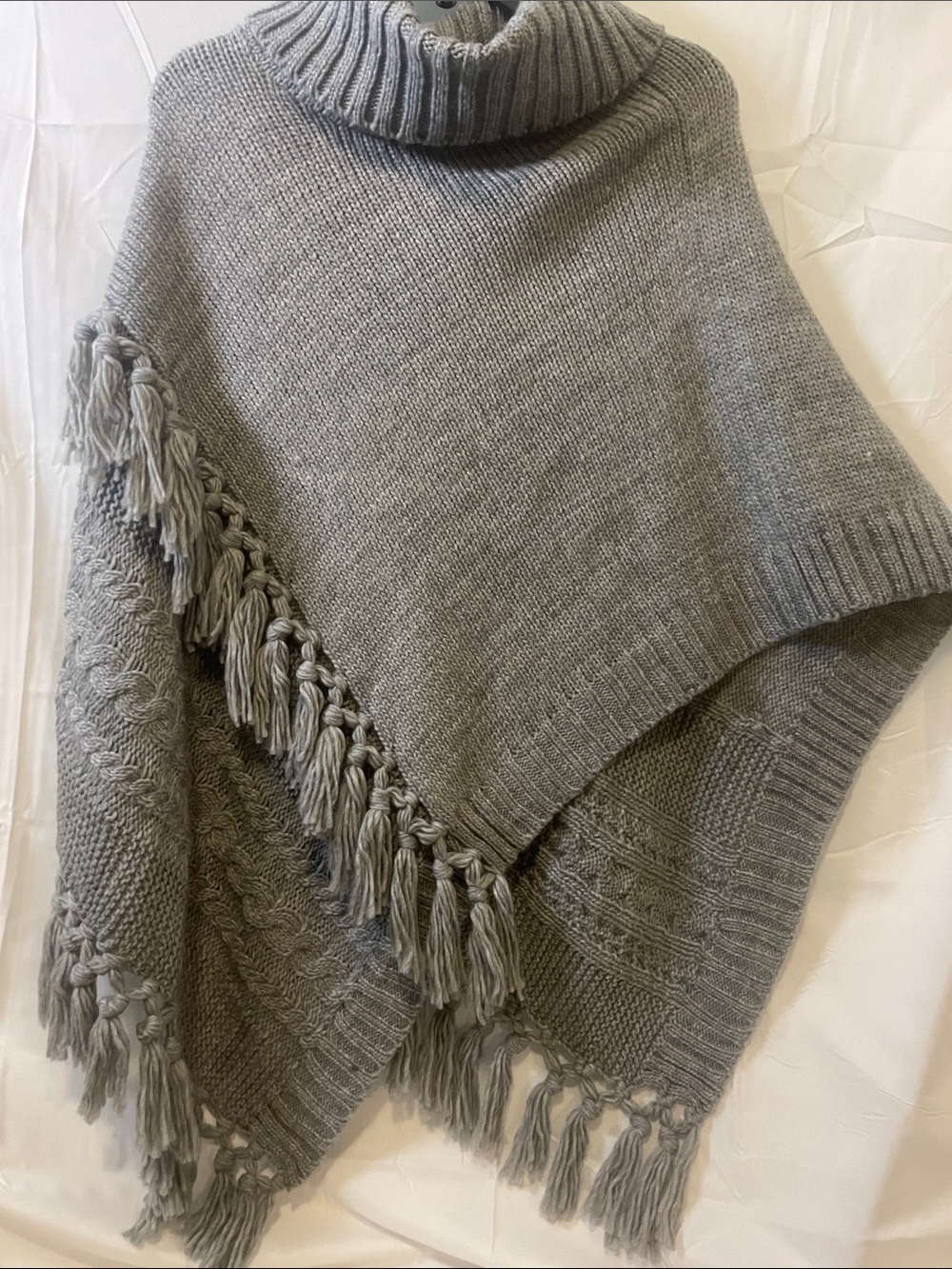NWT boho bohemian vibes Steve Madden Gray Turtleneck Fringe Poncho